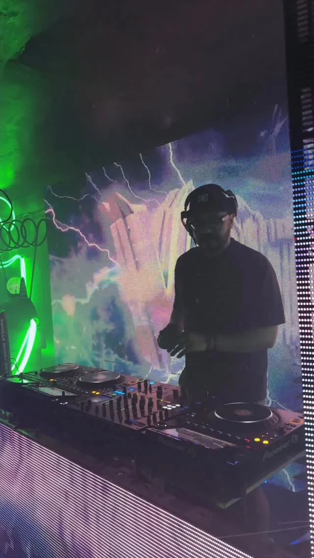 MIAMI and LPN! You never disappoint! What a morning we had this past Sunday Morning! Thank you Danny, Ryan and the entire team for haing us! And thank you to everyone who joined us at VOLTAGE and turned it out till the last beat! WE HAD A BLAST! ❤️

#djalexacosta #aaontour #lpnmiami #highlights #miami
