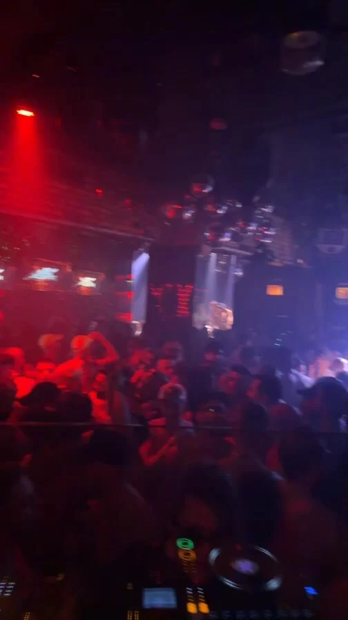 Serving the 🥁🛢️
Live from @hydrate.nightclub