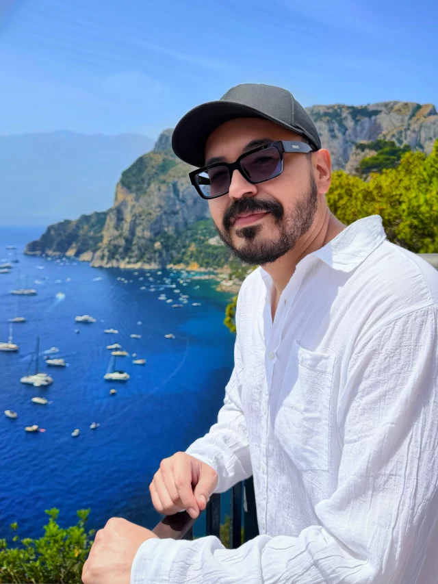 Solo aprende a disfrutar del momento 🫶🏼 
Isla de Capri, Italia 🇮🇹 

#djalexacosta #aaontour #isladecapriitalia🇮🇹 #italy #lifeisgood
